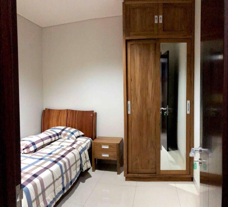 A4One (Regentown B5 No. 5) House For Rent — Hotel in Tangerang