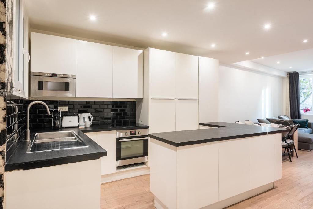 Spacious apartment-2BR-6P-Boulevard Saint-Germain - 4