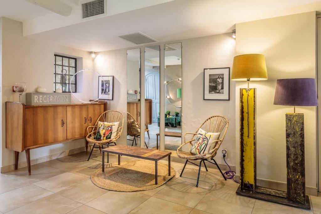 Hotel La Suite フロント・ロビー