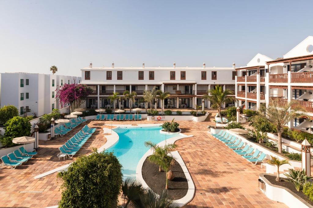 Nazaret Mansion — Hotel building in Costa Teguise, Canary Islands