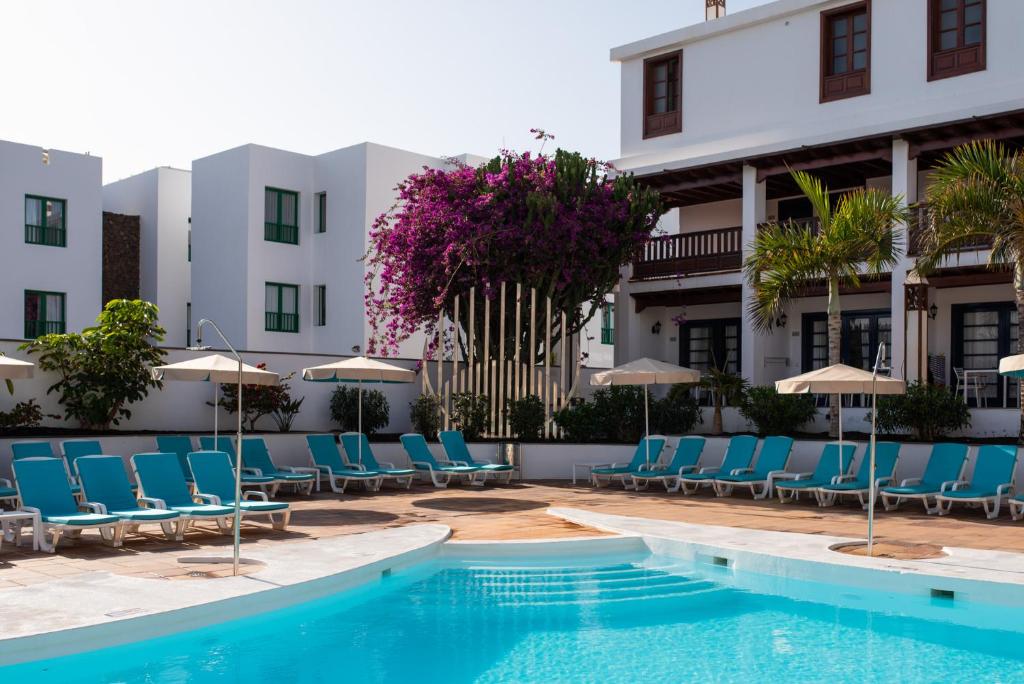 Nazaret Mansion — Swimming pool in Costa Teguise, Canary Islands