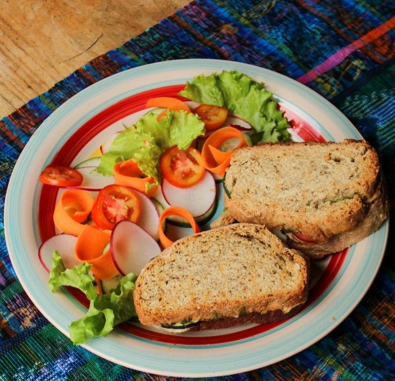 Comida y bebida