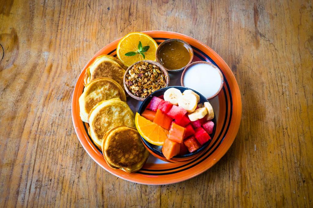 Comida y bebida