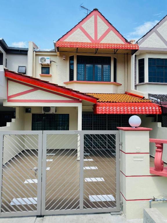 Lovy Johor Bahru Homestay with WiFi, 5min to Petrol and Shopping Mall — Hotel in Johor Bahru