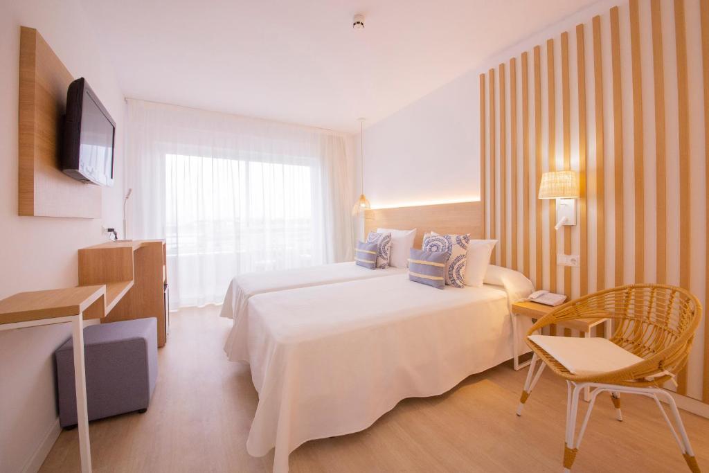 Hotel Cala Font - 3
