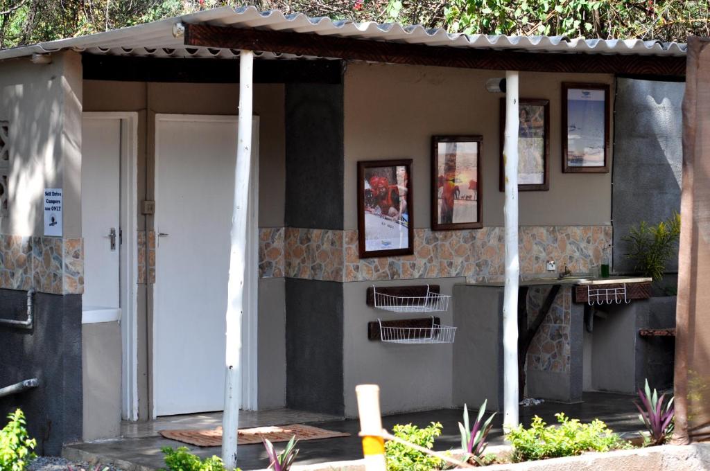 Victoria Falls Backpackers Lodge- Camp Sites photo