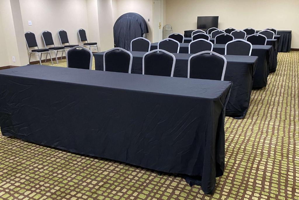 Days Inn By Wyndham Albany Airport Photo 45