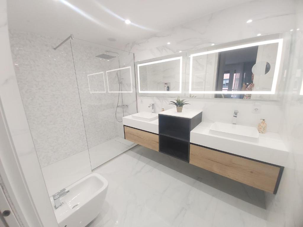 San Antón Piso de lujo centro con Aire ac by Apartamentos Logrono - 3