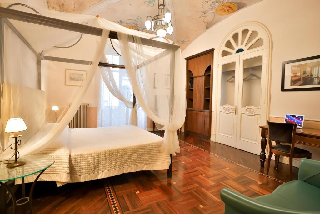 King Suite with Balcony