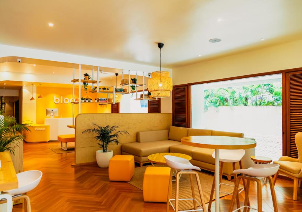 ブルームホテル - ジュフ (Bloom Hotel - Juhu) フロント・ロビー