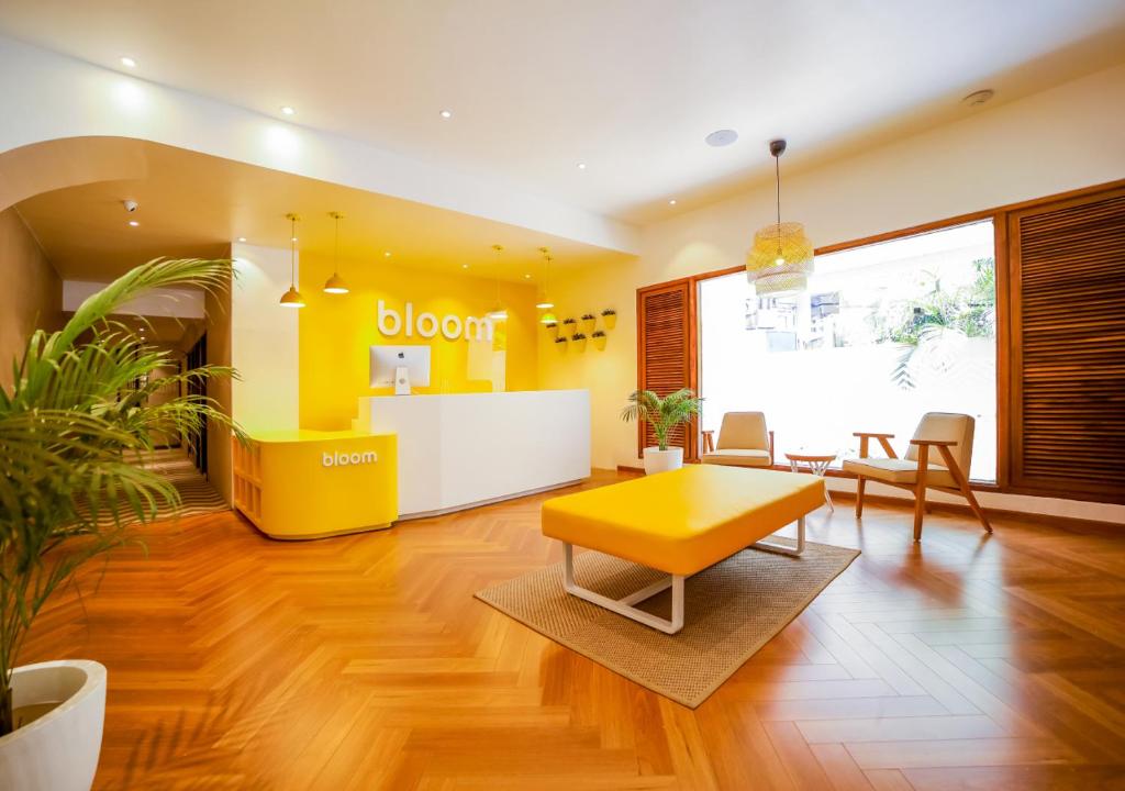 ブルームホテル - ジュフ (Bloom Hotel - Juhu) フロント・ロビー