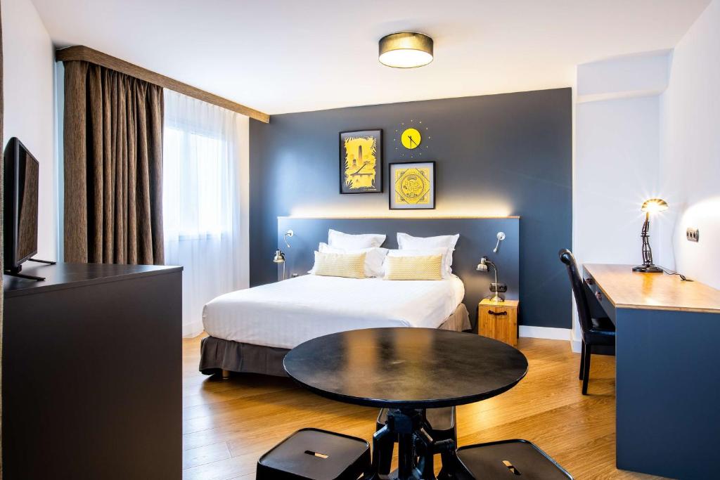 Best Western Plus Suitcase Paris la Defense photo