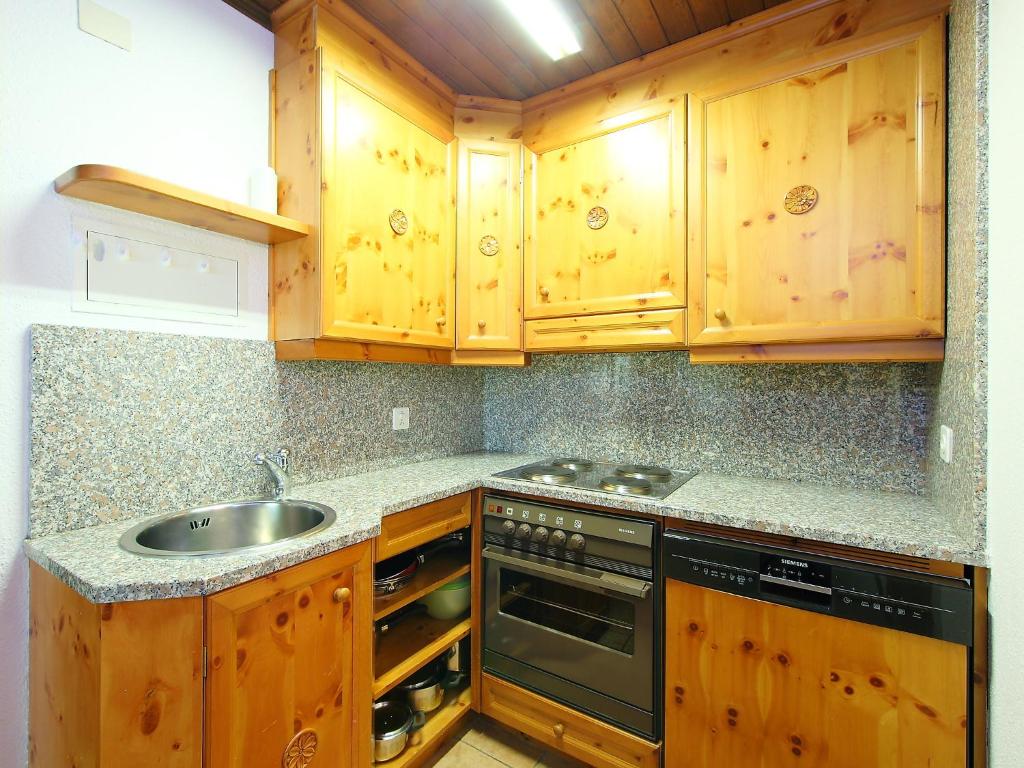Apartment Residenza Chesa Margun 15-6 by Interhome - 4
