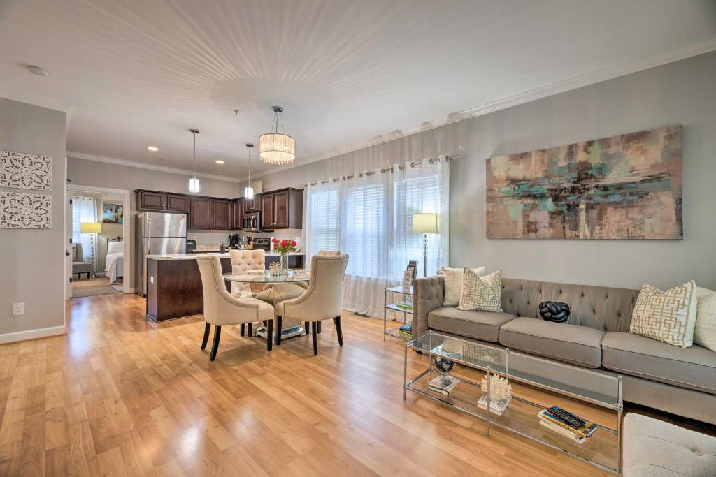 Modern Franklin Cottage Walk to Downtown!