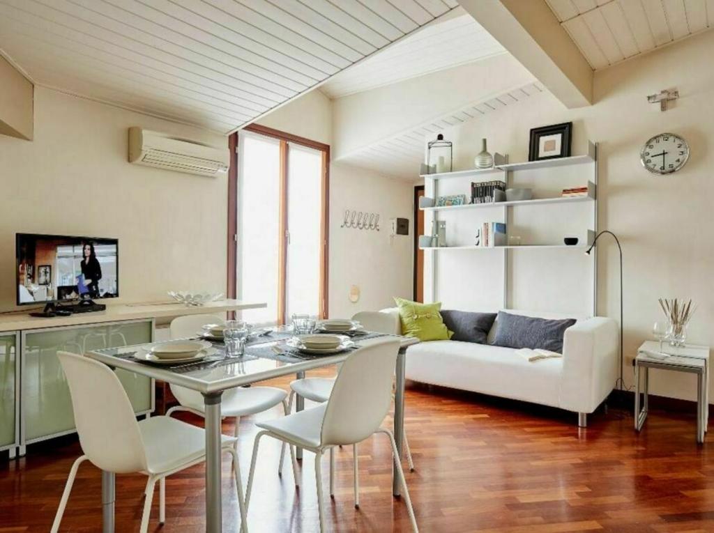 Settembrini by Halldis, Milan