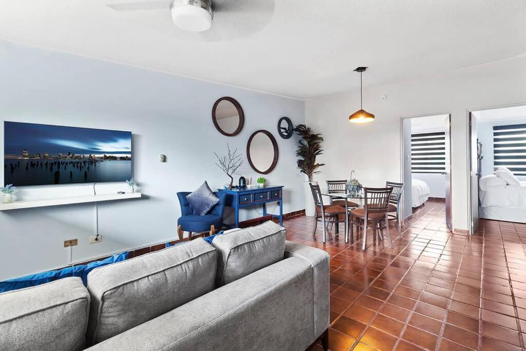 +MS +Suite Confortable Ubicación + Zaragoza C31, Casa Blanca La Corregidora