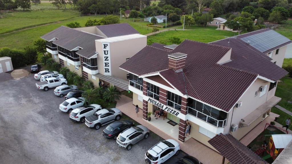 Pousada Fuzer — Hotel in Restinga Seca