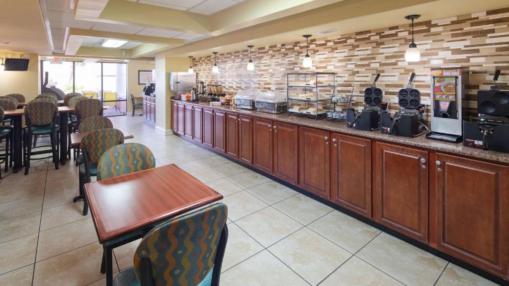 Best Western Ocean Sands Resort Hotel Photo 42