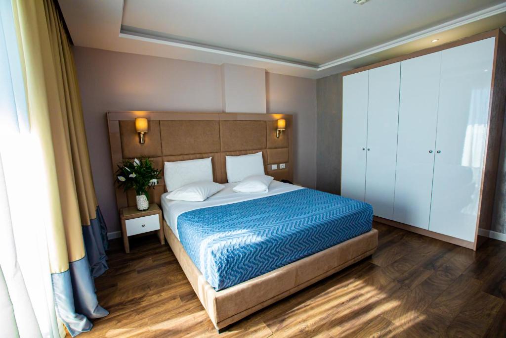 Royal G Hotel & SPA 4 Star — Hotel rooms in Durres, Durres