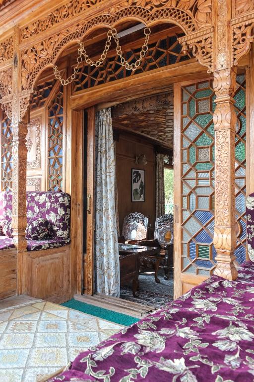 Omar Khayam HouseBoat Retreat photo