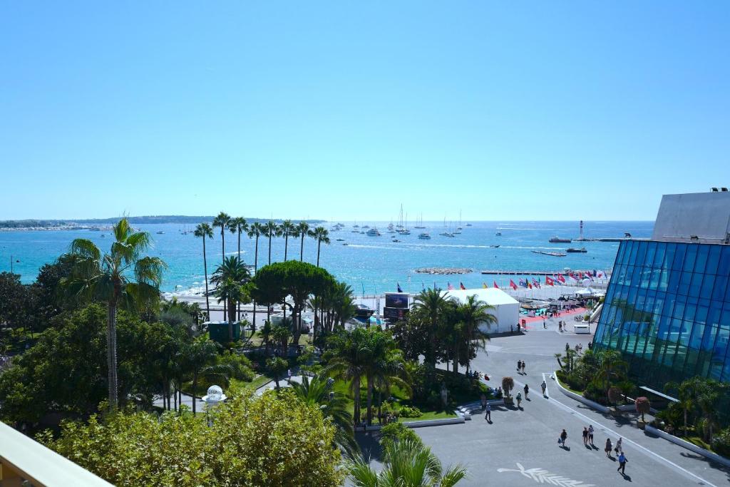 Cannes - Croisette - Palais des Festivals, Cannes