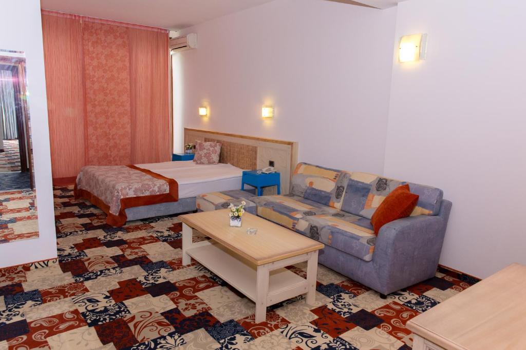 Hotel Koral — Hotel rooms in Varna, Varna Region