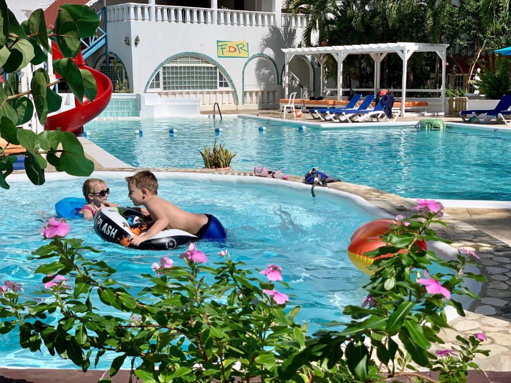 Franklyn D. Resort & Spa — Swimming pool in Runaway Bay