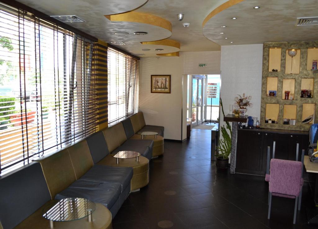 Elate Plaza Hotel photo