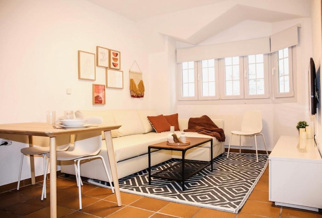 Apartamentos Arttyfal con parking y WiFi by SURYNIEVE - 3