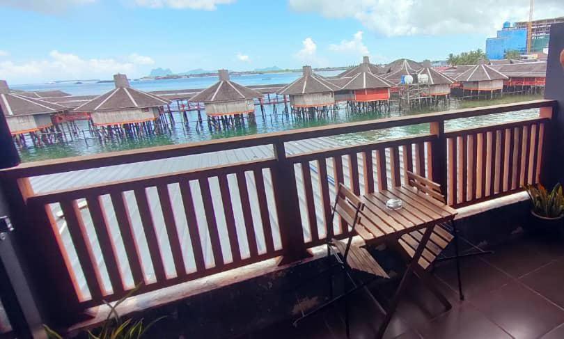 Balcony/terrace, Cube Bed Station Hostel in Semporna