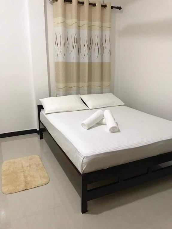 The city tourist hotel photo