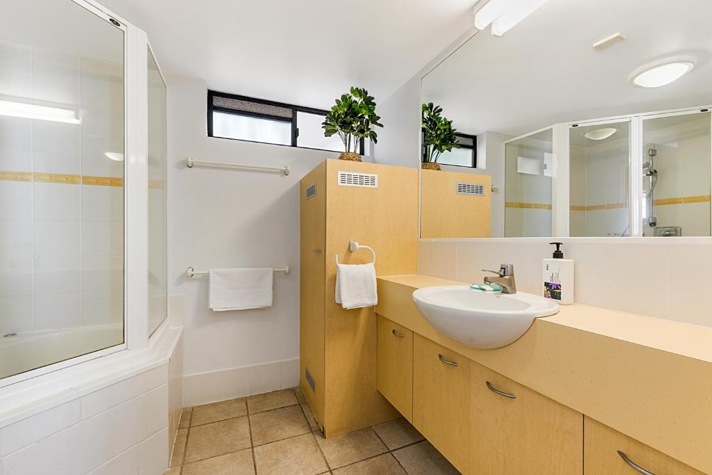 Coolum Beachside Studio photo