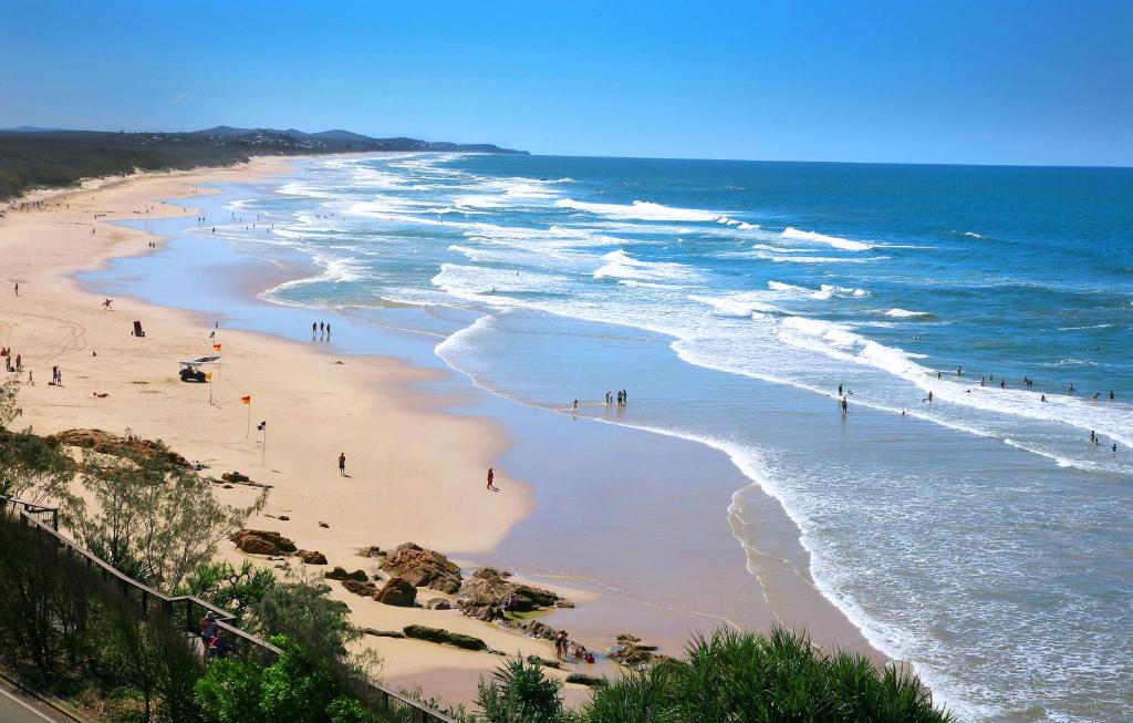 Coolum Beachside Apartments 전경