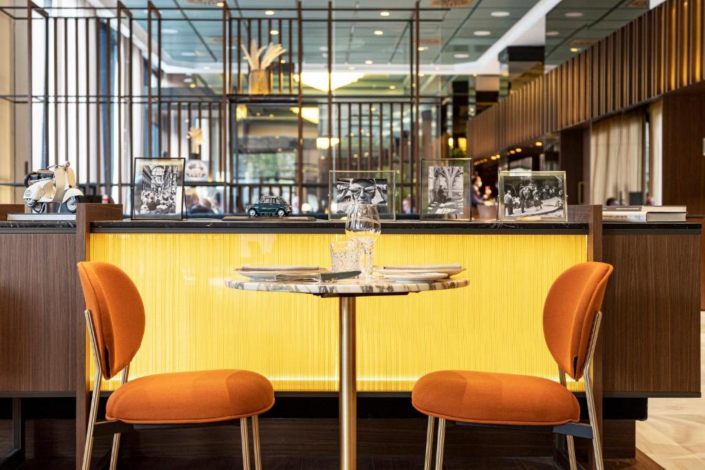 Hotel Dining
