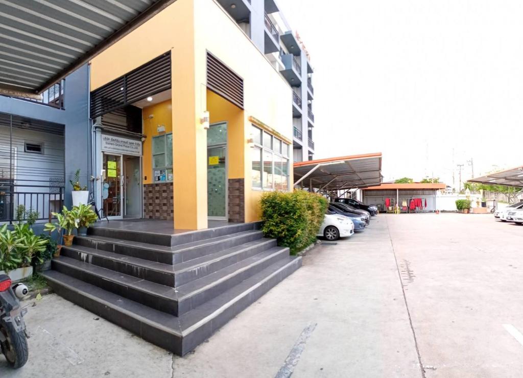 Exterior view, Room 9 Residence in Rayong