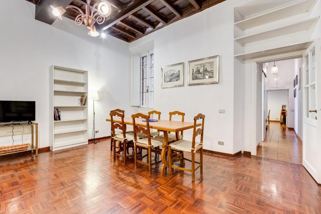 Spanish Steps Spacious Apartment - 2