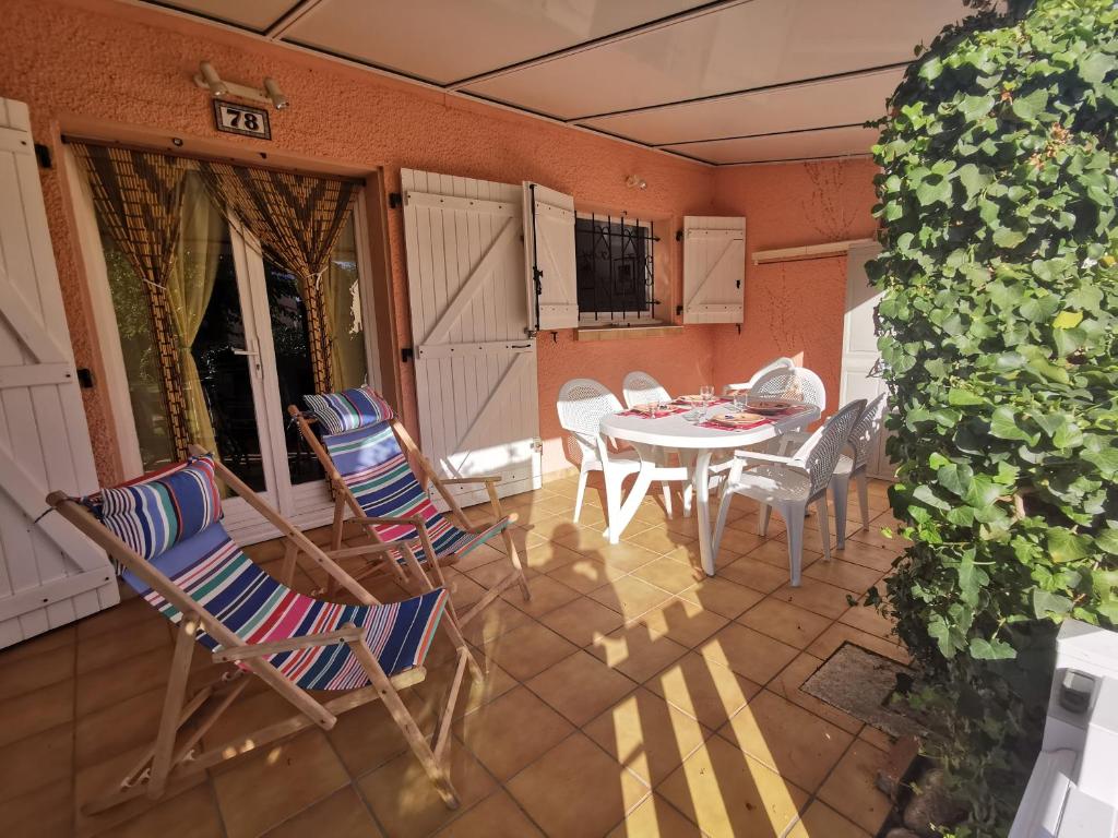 Les Lavandines -Coquette Maison de Vacances - 400 m de la plage - Grande Terrasse - 2 chambres - 2 salles de bain - Tout confort - 5