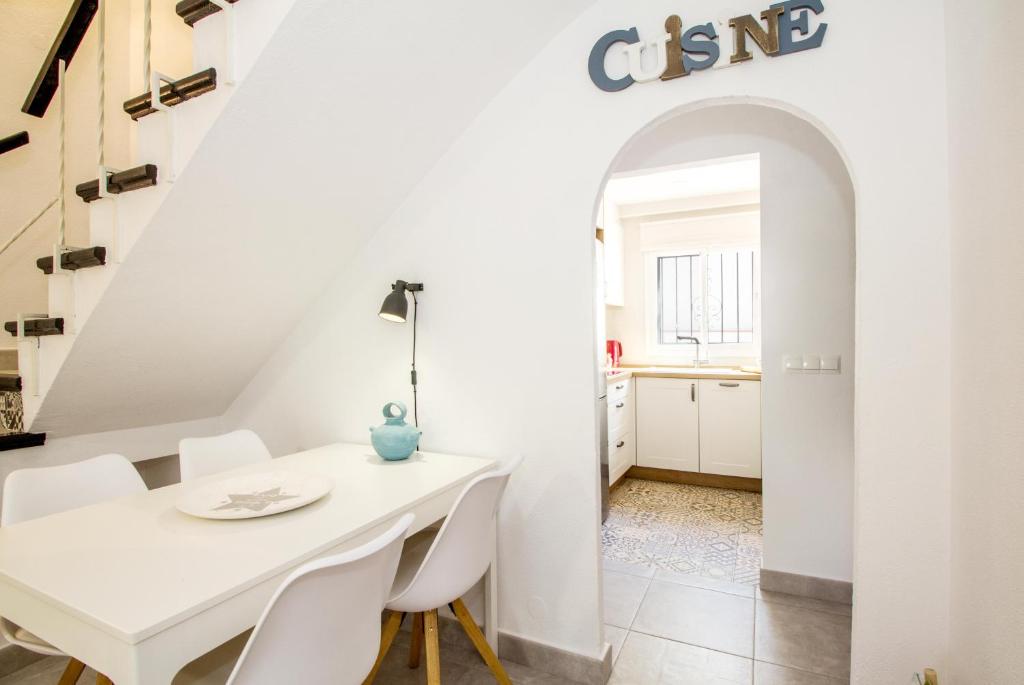 Perfectly located beachside apartment in Elviria Marbella - 3