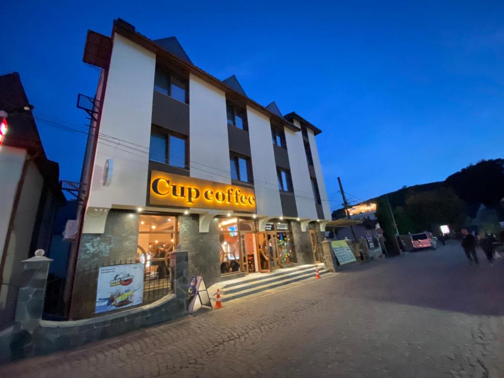 Вікторія, Poljana