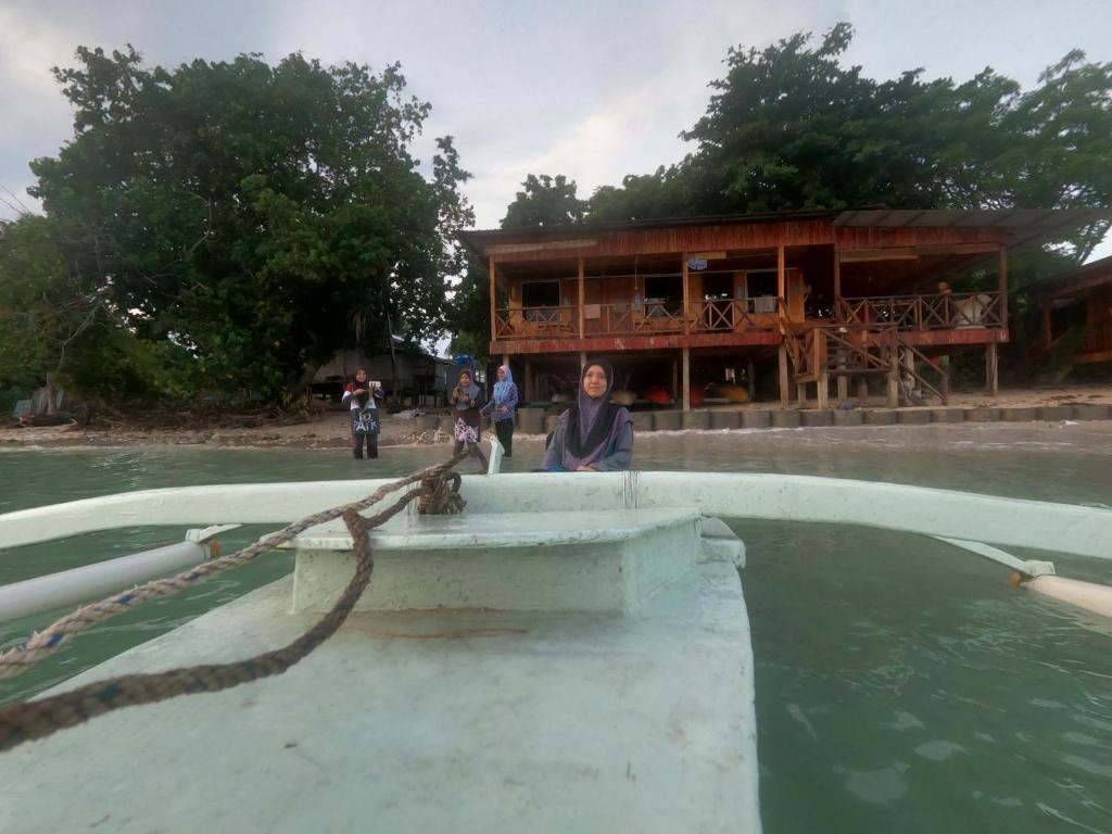 Tajau Laut Guesthouse photo