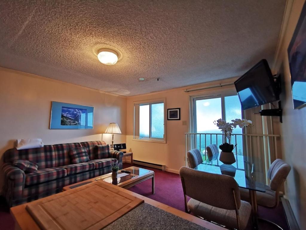 Enjoy the Long Range View, Ski in n out Top of the Mountain condo, Snowshoe