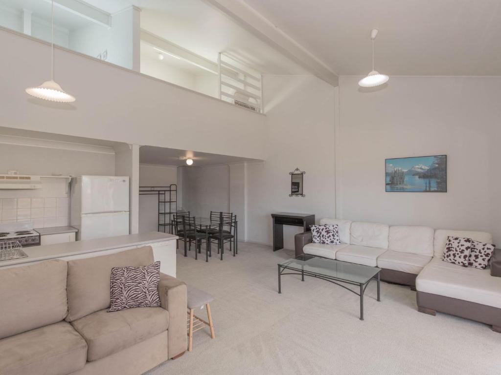 Razorback 11, Jindabyne