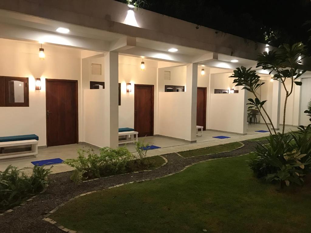 Exterior view, Double Mango Villa in Negombo