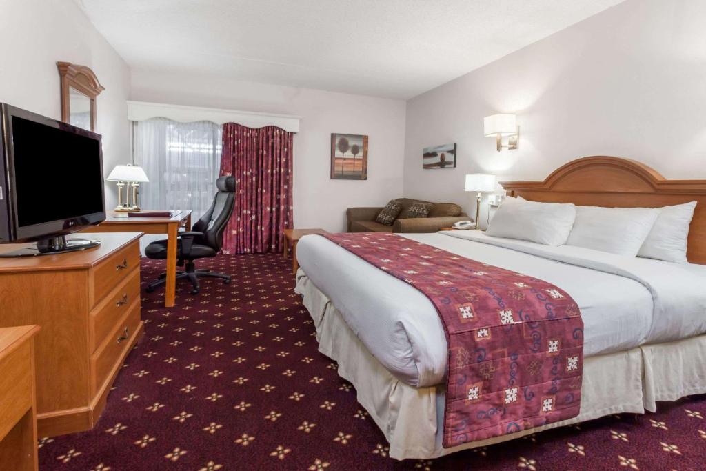 Ramada By Wyndham Fredericton Photo 17