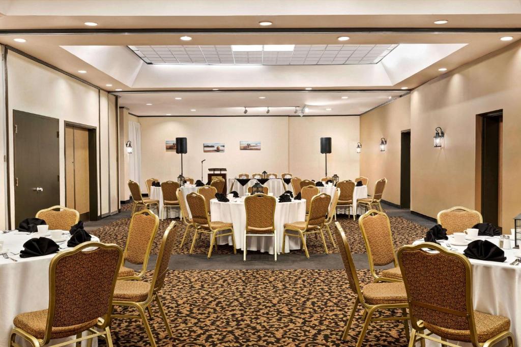 Ramada By Wyndham Fredericton Photo 41