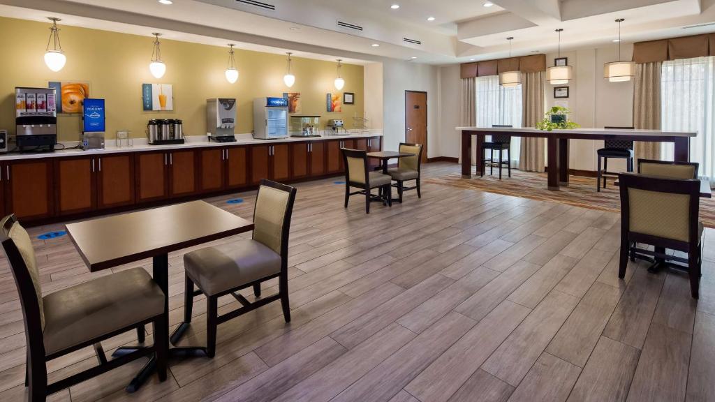 ベスト ウェスタン プラス スプリング イン&スイーツ (Best Western Plus Spring Inn & Suites) レストラン