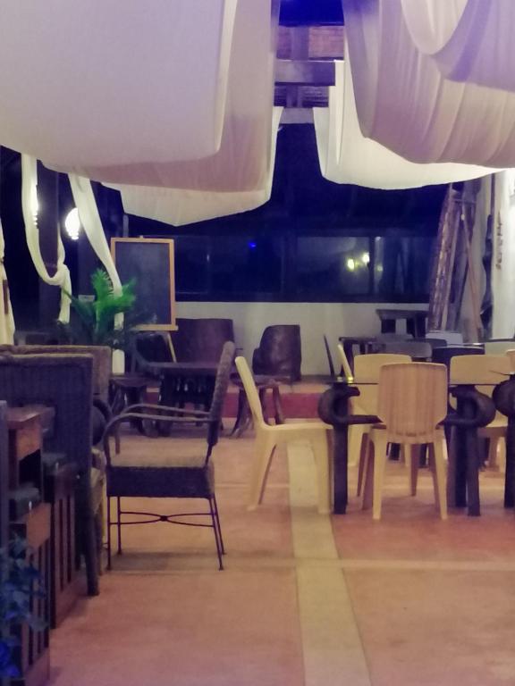 ダマラ ビーチフロント リゾート (Damara Beachfront Resort)