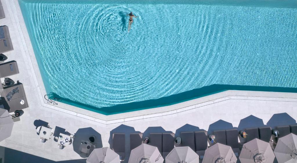 Aeonic Suites and Spa photo