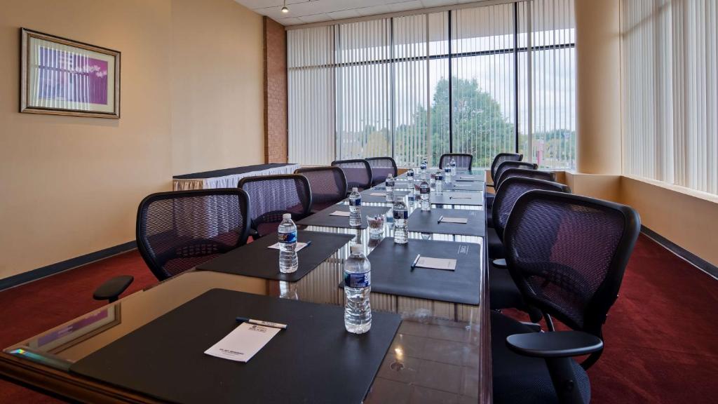 Best Western Plus Hotel & Conference Center 호텔 이미지 1