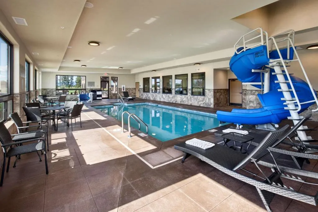 Glacier International Lodge，位于卡利斯佩尔的酒店